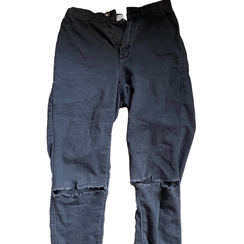 Garage black skinny jeans with cut out knees, size 0